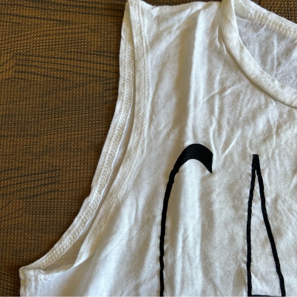 It Closet | White ‘Canada’ TankTop | Size M - Picture 4 of 11